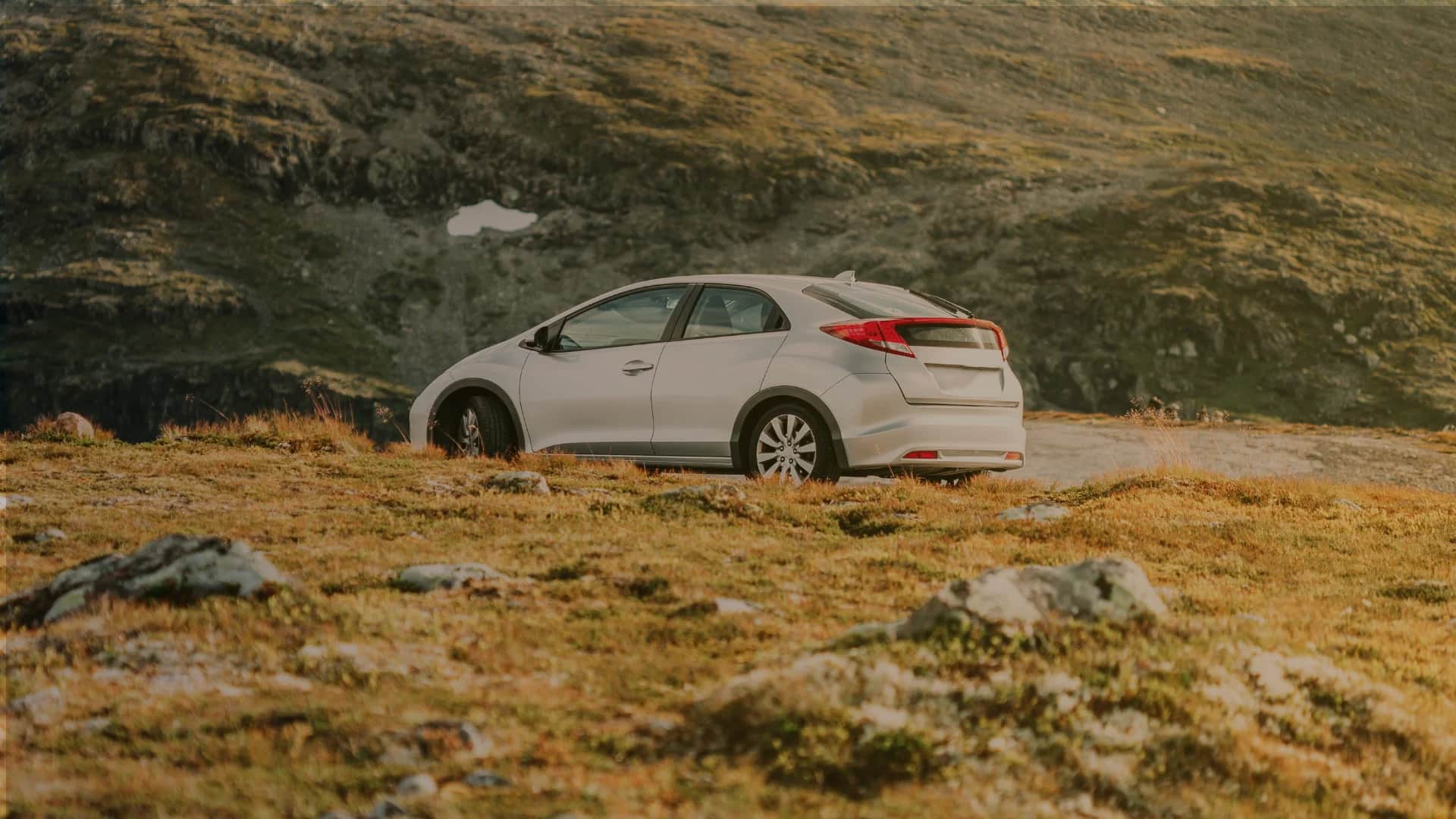 Hatchback Location de voiture Aéroport de Tangier avec conditions de prise en charge claires
