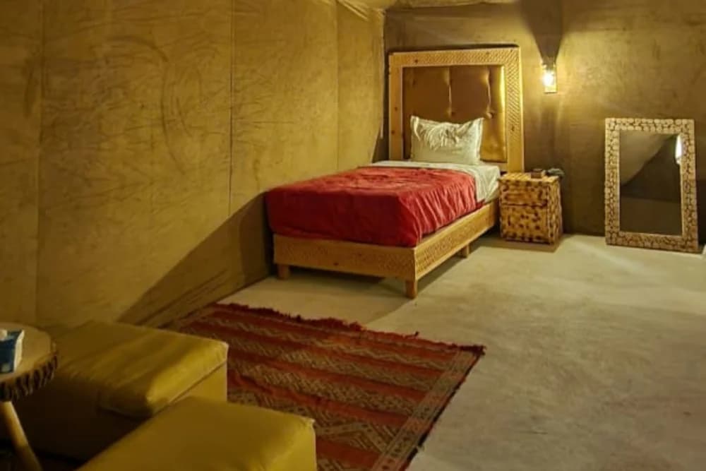 Merzouga Luxe Bivak Kameelrit + Diner & Show + Privébadkamer - 5