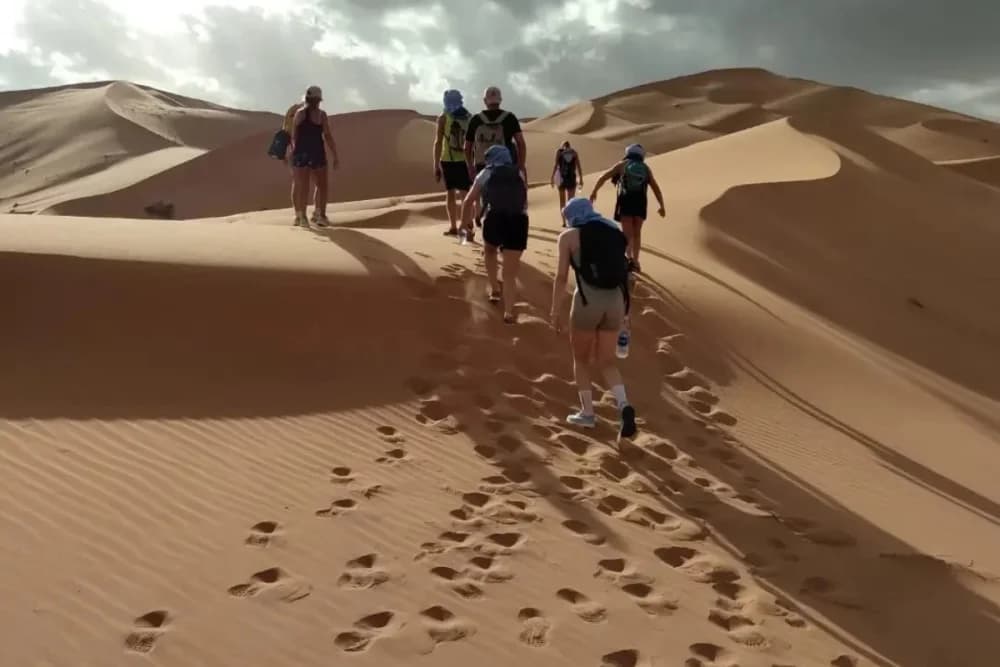 Merzouga Vivac Salvaje 10H, Ruta en Camello y Guía + Hoguera + Comidas + Soporte 4x4 - thumbnail 6