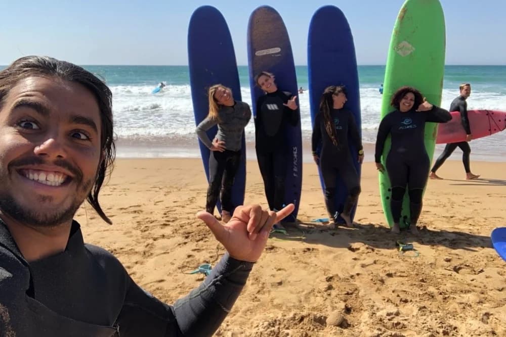 Taghazout Retiro en Grupo de 7 Días (6+ Personas) + 5 Clases de Surf + 2 Sesiones de Yoga + Comidas + Alojamiento - thumbnail 9