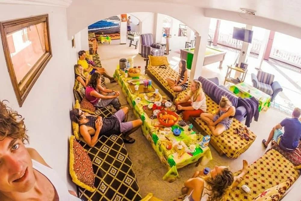 Taghazout Retiro en Grupo de 7 Días (6+ Personas) + 5 Clases de Surf + 2 Sesiones de Yoga + Comidas + Alojamiento - thumbnail 10