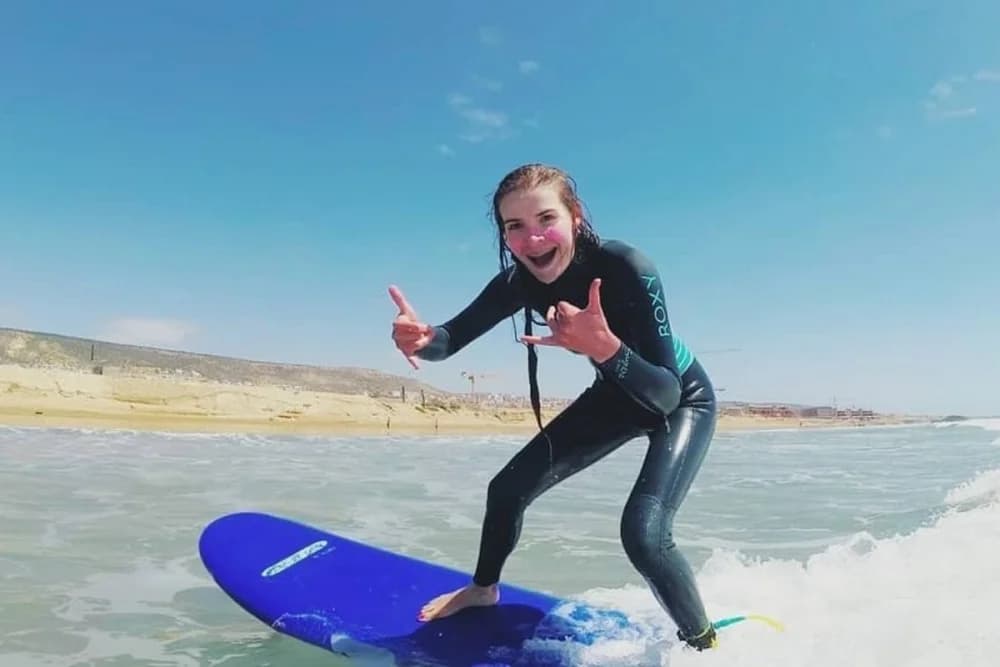Taghazout Clase de Surf de un Día con Entrenador + Tabla + Almuerzo