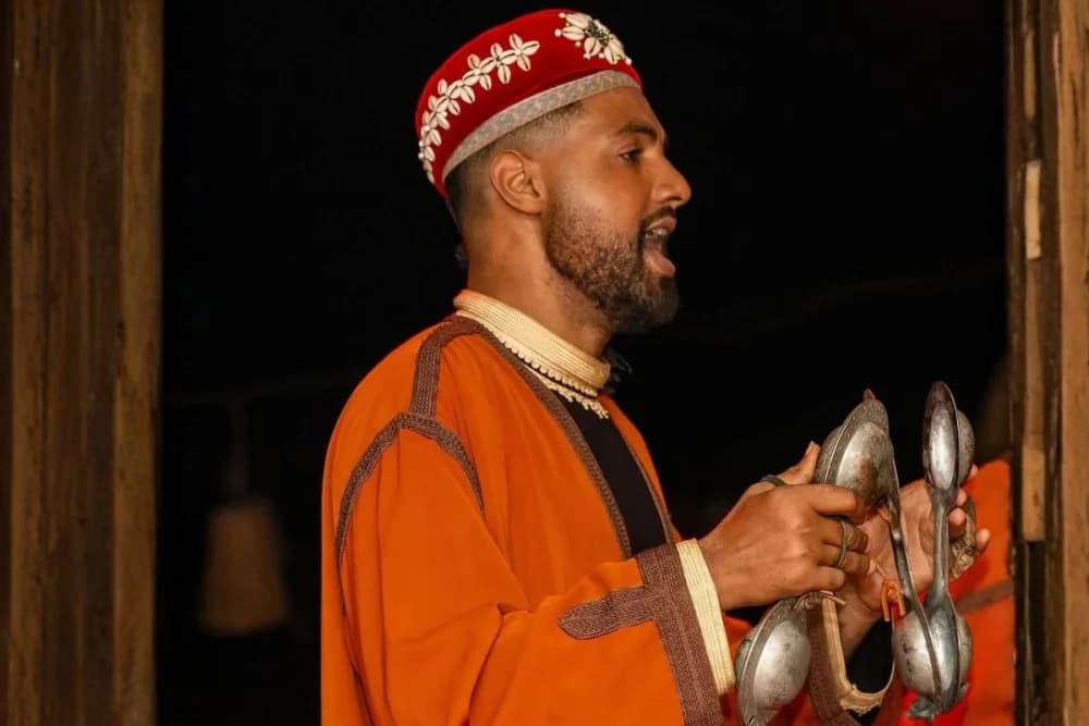 Marrakech Palmeraie Cena Espectáculo con Moul 3afia, Gnaoua y Bailarina - 3