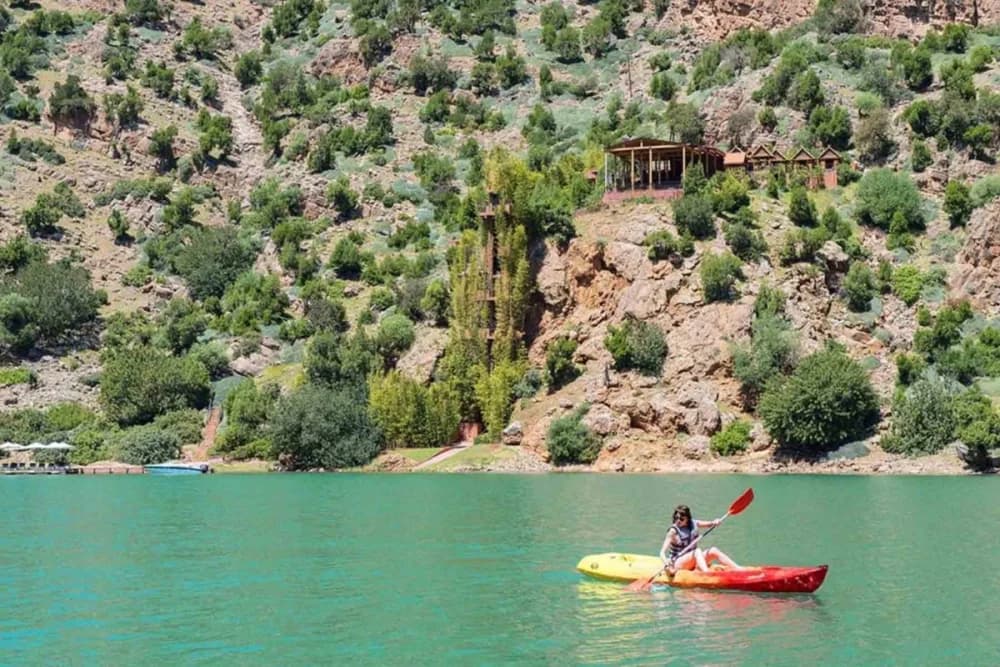 Bin El Ouidane Kayak de 1 Hora para hasta 2 Personas