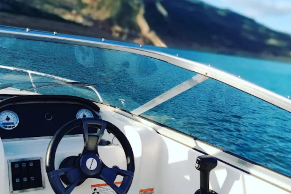 Bin El Ouidane Boat Tour. Paseo en barco de 1 hora con música y tajine a bordo