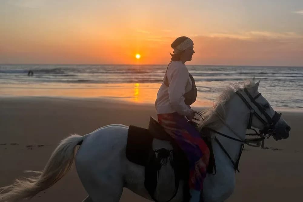 Paseo a caballo por la playa de Tánger 1 hora, diurno o al atardecer - thumbnail 6