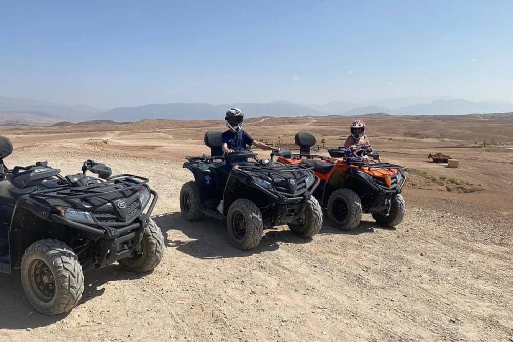 Experiencia de Día en el Desierto de Agafay con Almuerzo + Quad + Paseo en Camello